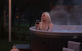 Górna Kudowa Domki Wypoczynkowe z balią
